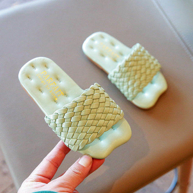 Girls Sandals Slides Kids Summer Beach Sandals Pleated Ruffles Princess Sweet Kids Slippers for Bath Swimming Indoor Outdoor New